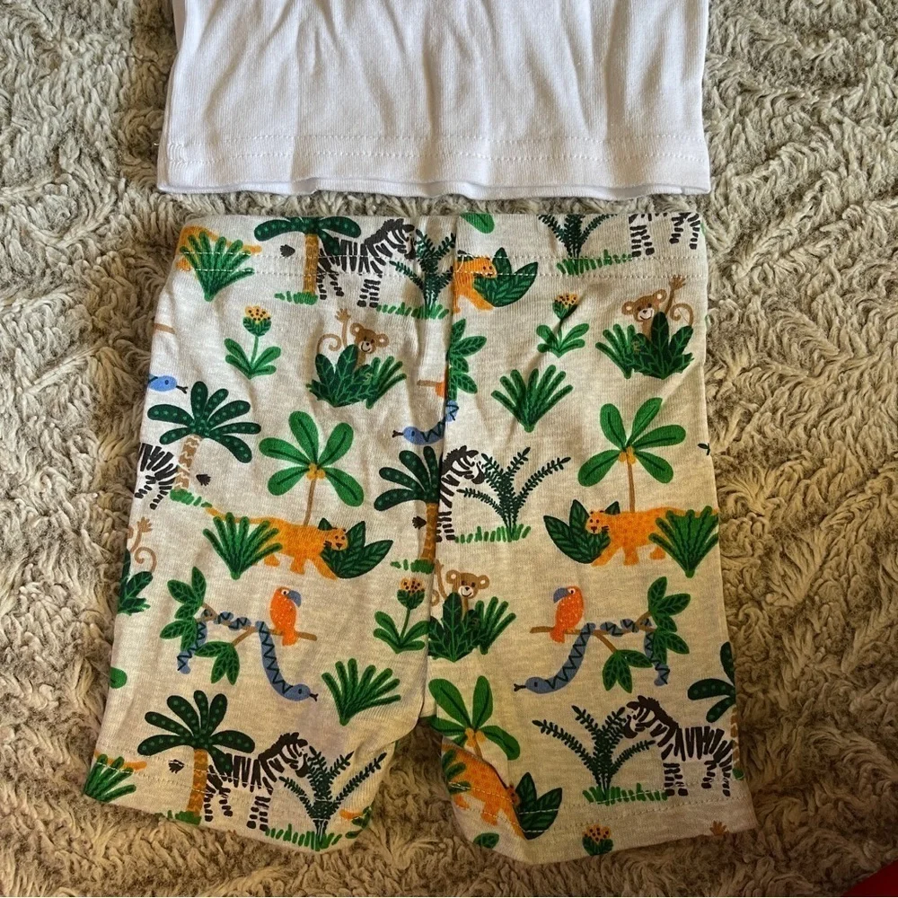 4 for 16$ PJ Place Hide and Seek Champion Infant Shirt and Short Set